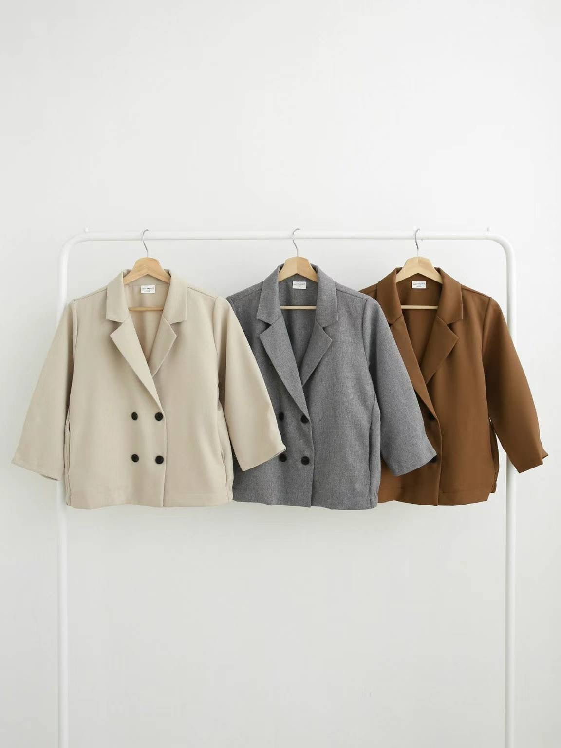 Buttoned 3 Quarter Sleeve Jacket